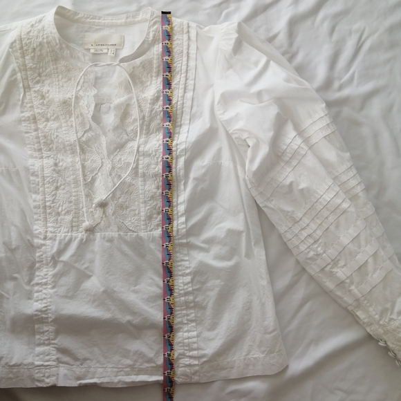 By Anthropologie Delilah Pleated Peasant Blouse Embroidered White Lace Size 4 - Picture 15 of 17